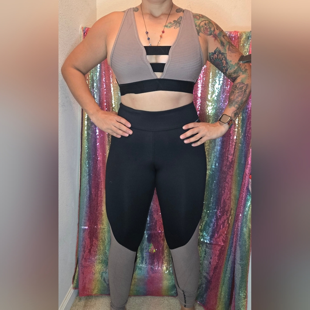 Alala workout set. Medium
